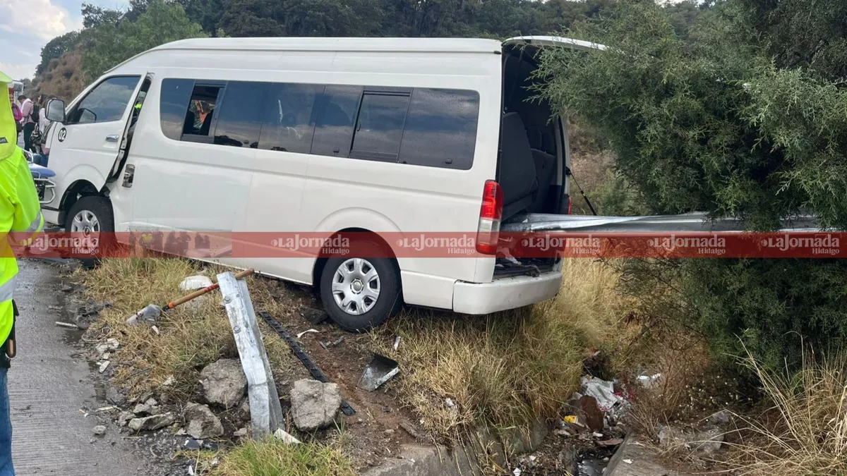 Autopista Arco Norte: urvan se impacta en barra metálica