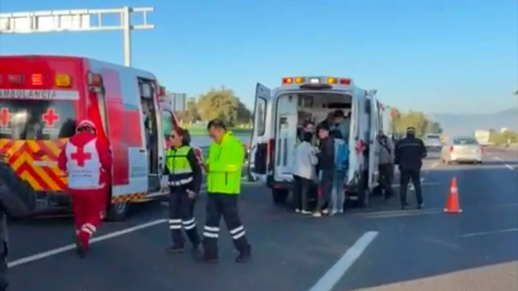 Carambola con autobús ODT provoca cierre total en la México-Pachuca
