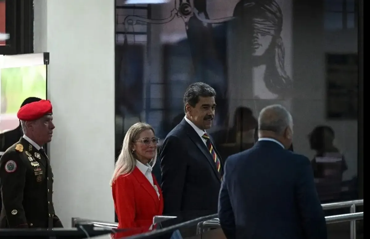 La madrugada de este sábado, Nicolás Maduro y su esposa fueron secuestrados y extraídos de Venezuela en una operación militar estadunidense.