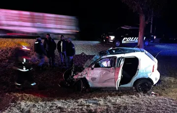 Sujetos ebrios sobreviven a volcadura en la carretera Pachuca-Actopan