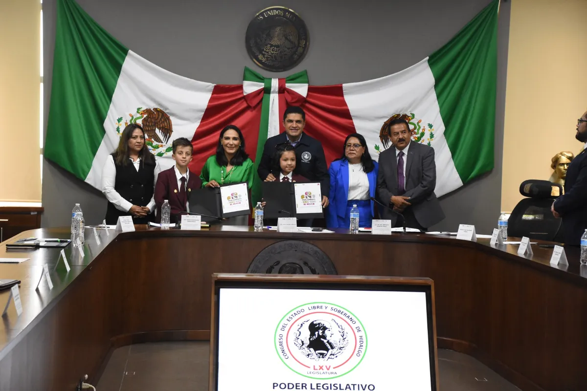 Legisladores infantiles rinden cuentas a Congreso local