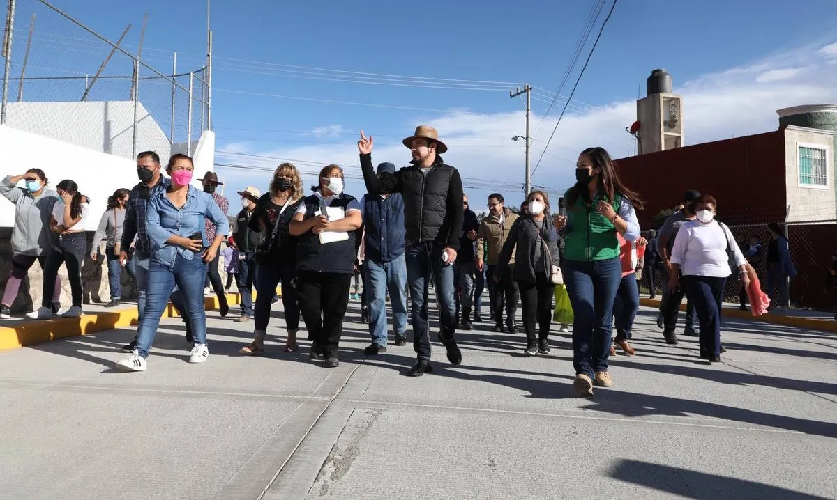 Israel Félix entrega obras en colonias de Mineral de la Reforma