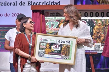 billete conmemorativo por los 50 millones de usuarios de CFE