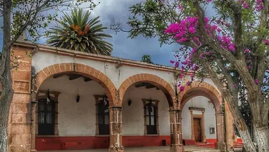 Calles empedradas, vidrio artesanal y una historia de enamorados te esperan en este pueblo hidalguense.