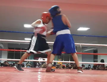 Pugilistas de Chilcuautla participan en peleas