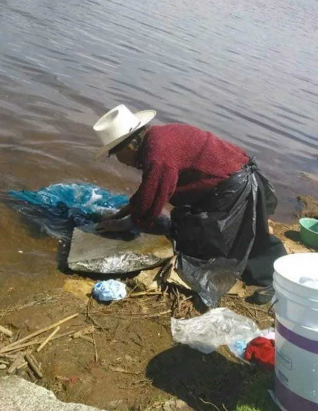 Mujeres sufren más la escasez del agua