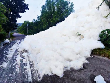 Espuma en carretera de Alfajayucan