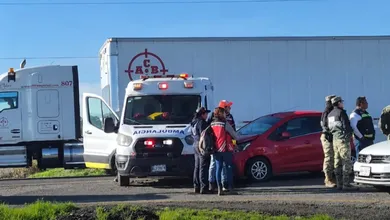 Accidente entre ambulancia y automóvil