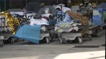 Hong Kong atiende a pacientes de Covid 19 en la calle