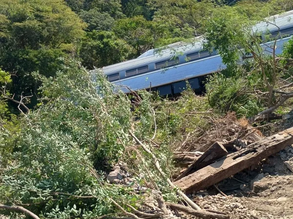 Tren Transístmico se descarrila en Ixtaltepec