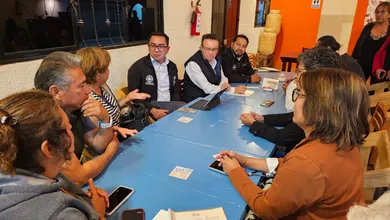 Reunión entre periodistas y diputados