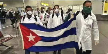 Ya dan servicio 277 médicos especialistas cubanos en 7 estados