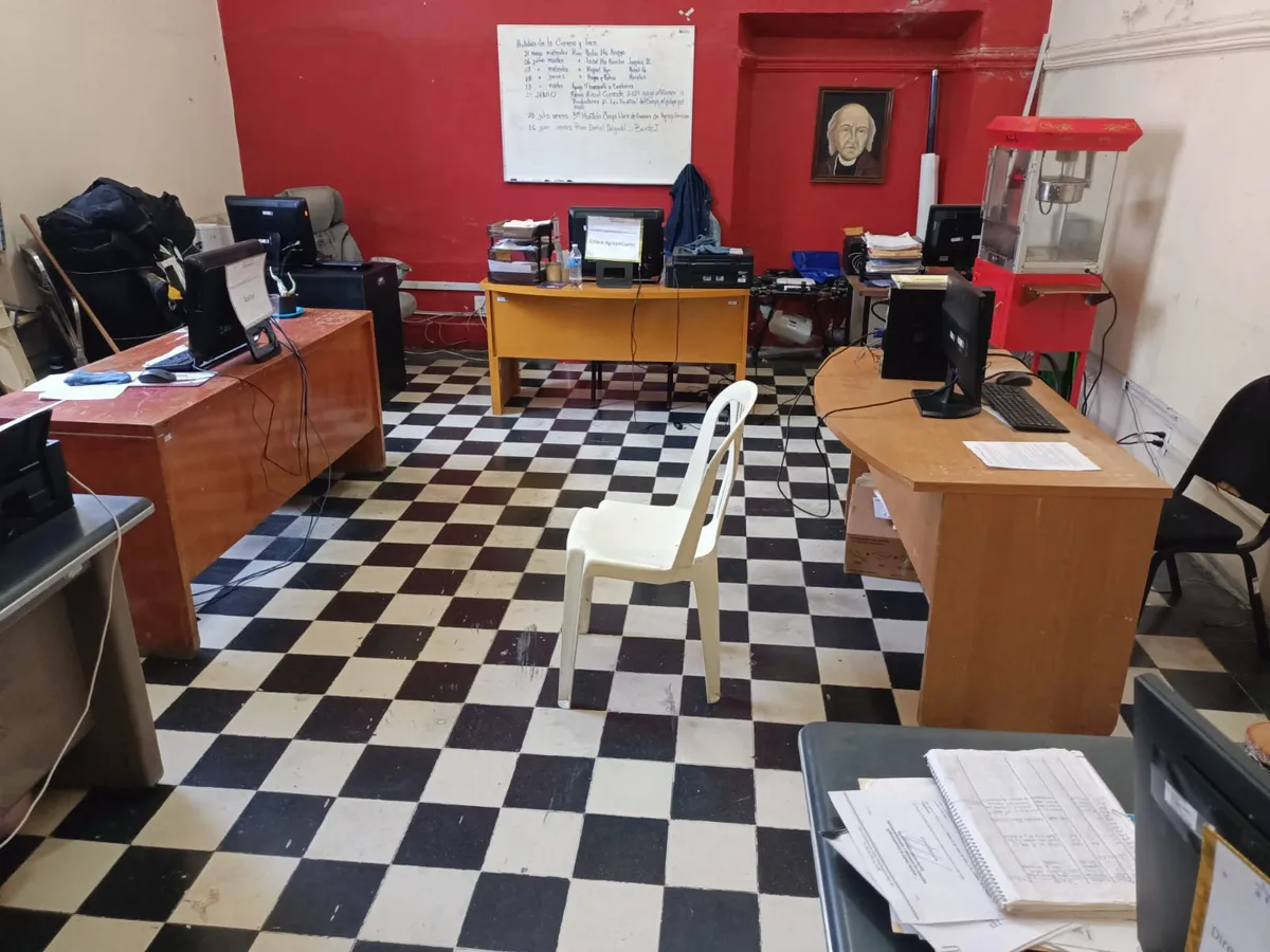 Funcionarios de Mixquiahuala abandonan sus labores para asistir a acto político