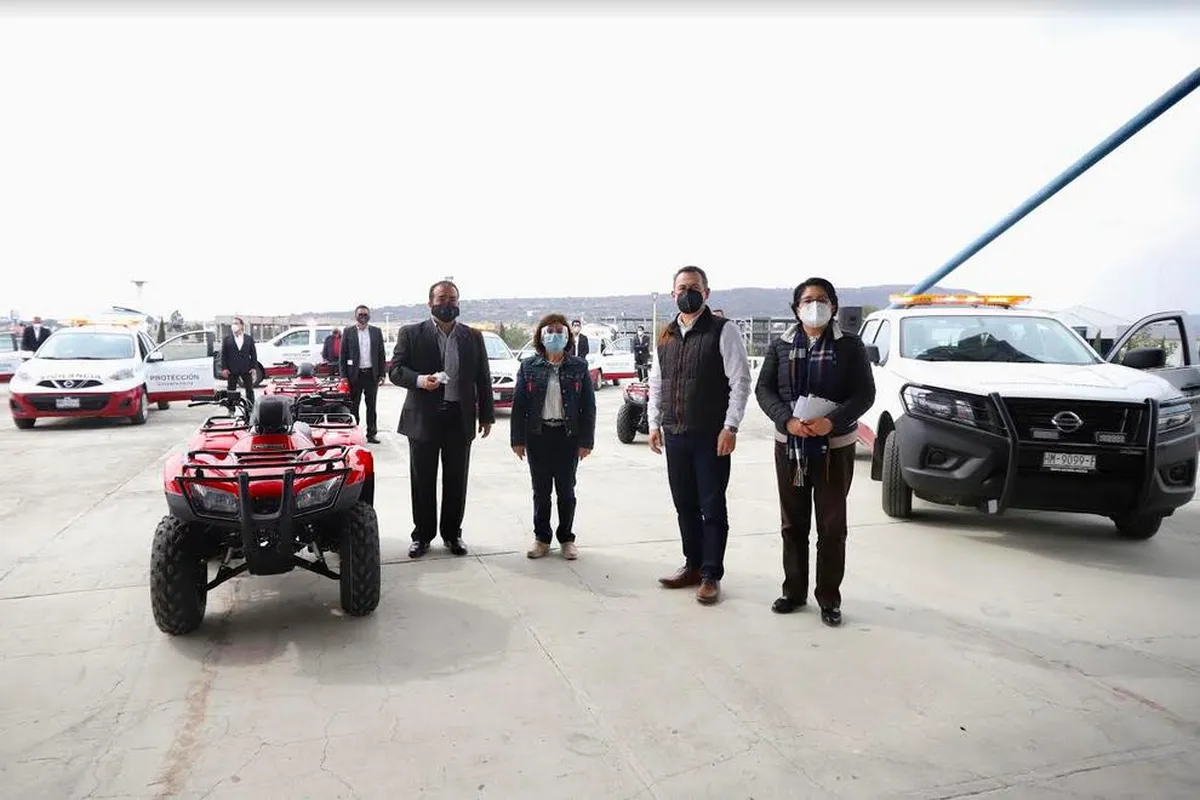 Entrega UAEH vehículos para reforzar vigilancia universitaria