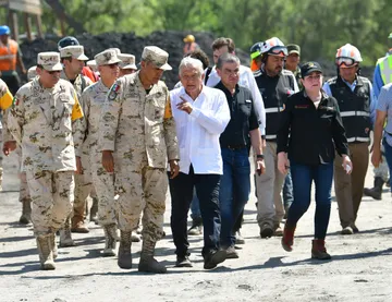 AMLO llega a Sabinas y FGR abre investigación por derrumbe en mina de carbón