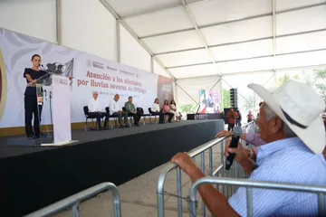 Sheinbaum promete rehabilitar caminos y puentes dañados en Hidalgo
