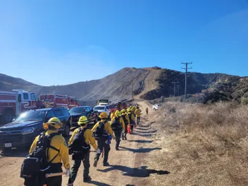 Expertos enviados a LA ya realiza labores para combatir incendios: PC