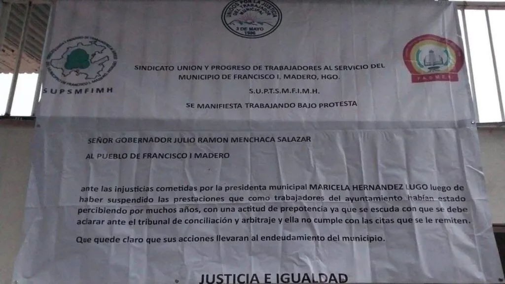 Trabajadores y policías protestan en Francisco I. Madero por mejores condiciones laborales