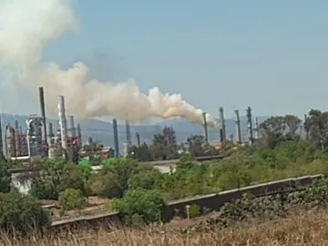 Tula en alerta por nube tóxica en la refinería Miguel Hidalgo