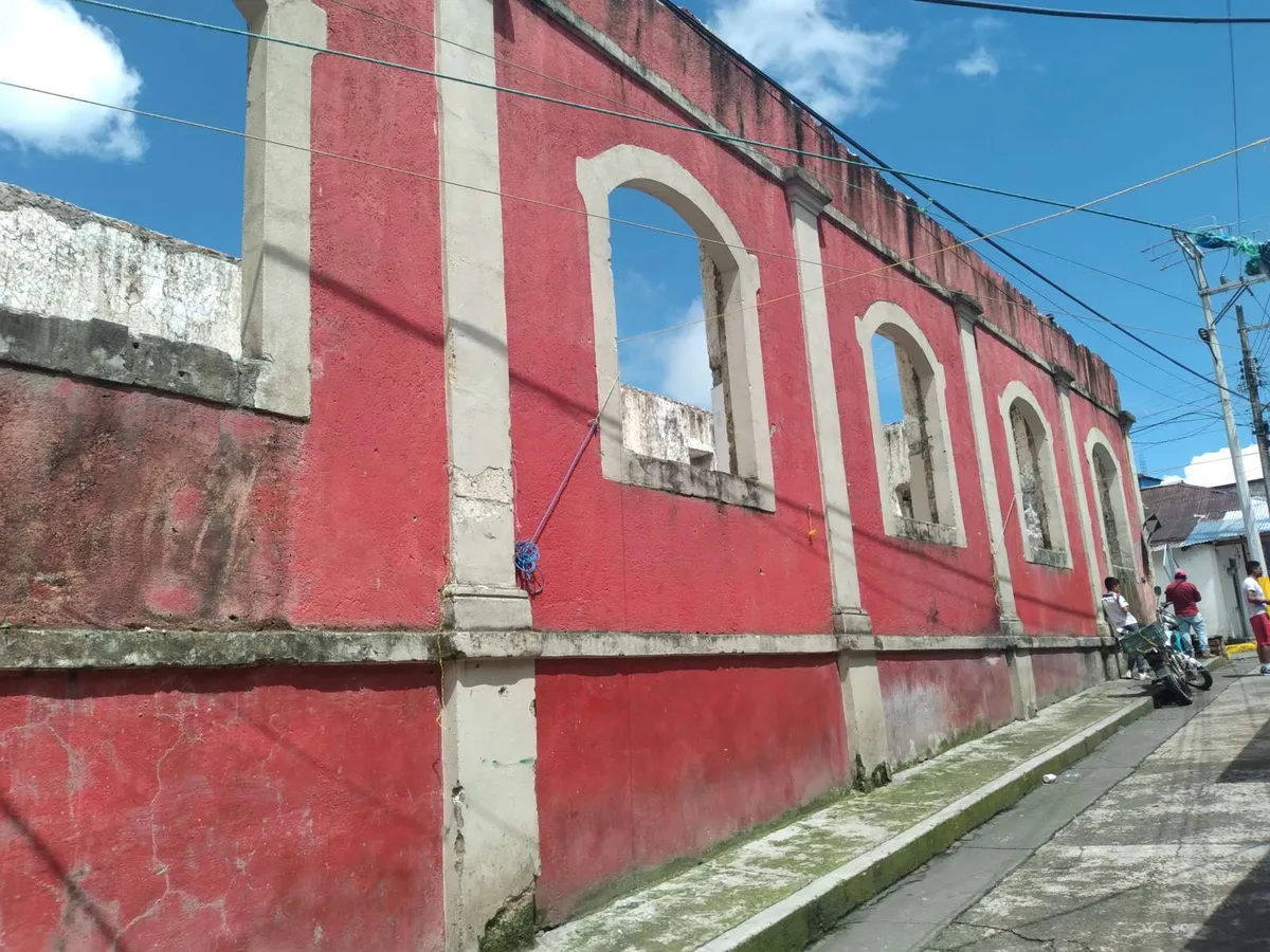 Centro Cultural de la Sierra Otomí-Tepehua fue anunciado hace un año sigue sin ser restaurado