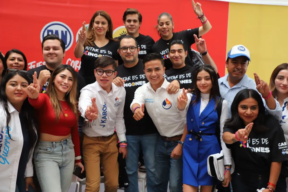 Jóvenes se reúnen para manifestar su apoyo a Xóchitl Gálvez