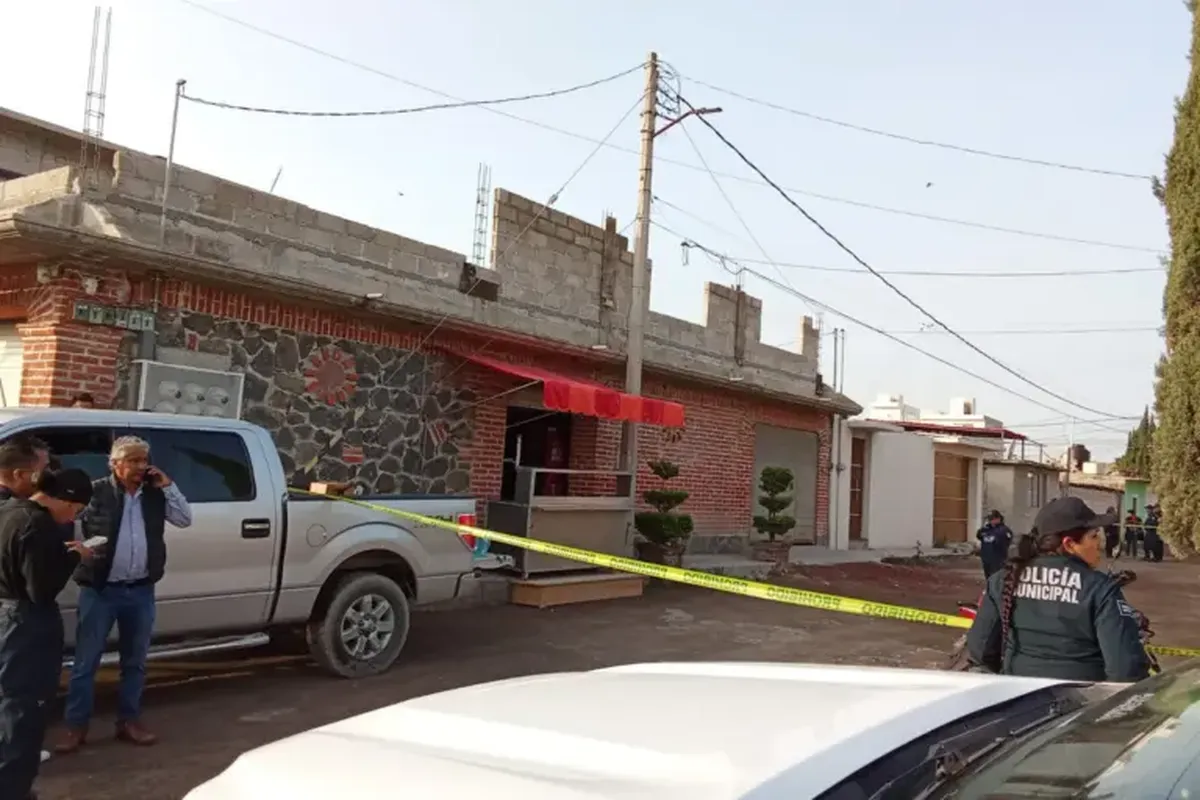 Asesinan a hombre en puesto de carnitas en Villa de Tezontepec