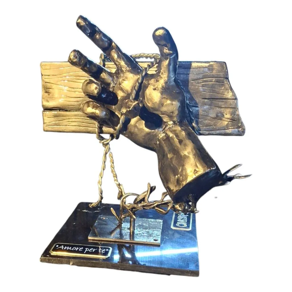 Premian en Italia la escultura ‘Amor por ti’ del tulancinguense Onésimo Ávila