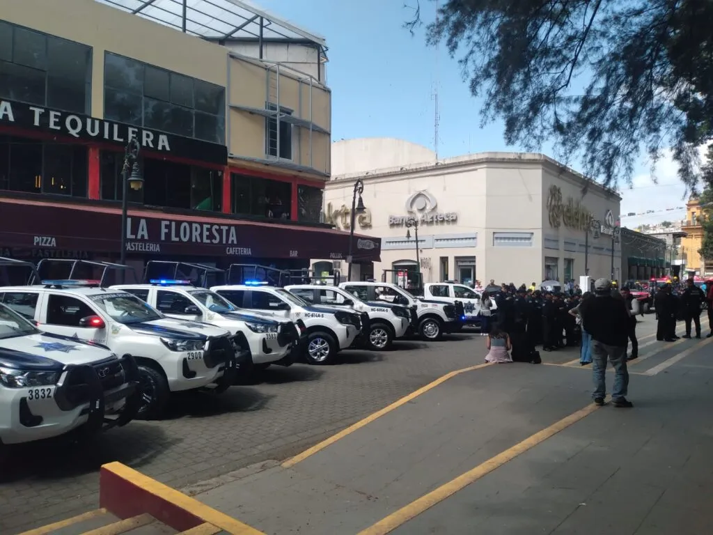 Refuerzan la seguridad en Tulancingo, entregan patrullas y C2 móvil