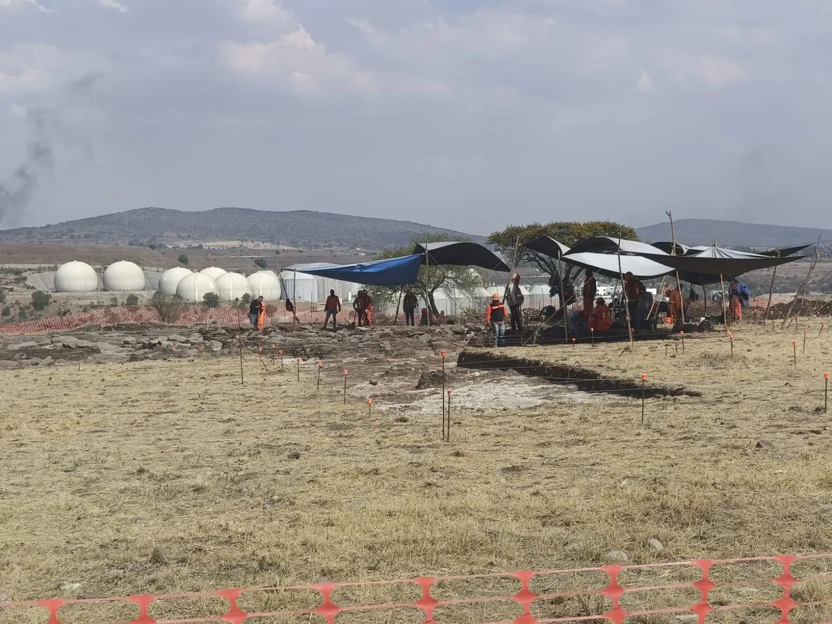 Hallan vestigios mexicas y posible ocupación teotihuacana en obras del tren México-Querétaro