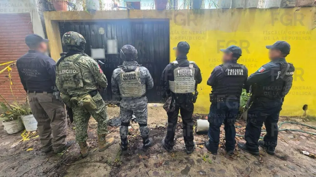 Tras explosión, FGR catea inmueble en Tepeji del Río por posible almacenamiento de explosivos