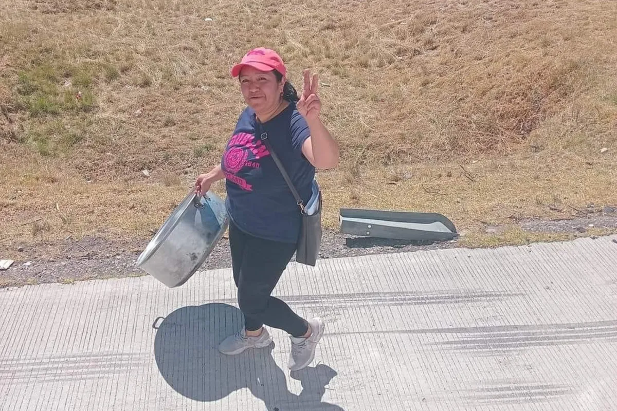 Bloqueo en la autopista Arco Norte: la mujer que llevó comida y agua a los camioneros