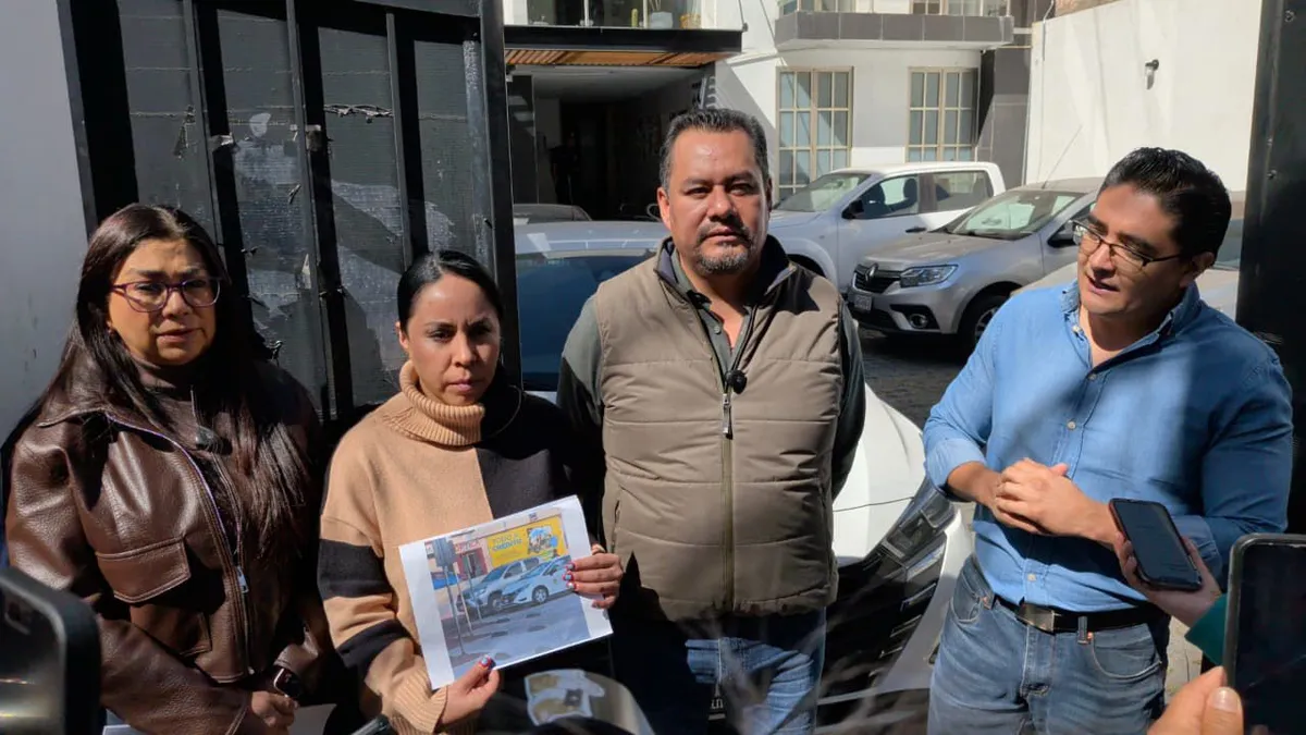 Regidora Marlén Puertas al presentar denuncia ante la Fiscalía Anticorrupción.