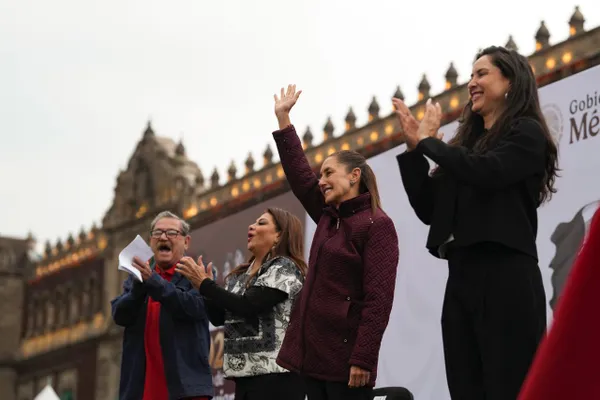 Sheinbaum encabeza entrega gratuita de millones de libros de texto