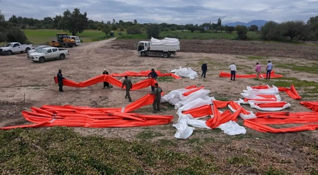 Avanza limpieza en la presa Endhó; más del 50% libre de lirio acuático
