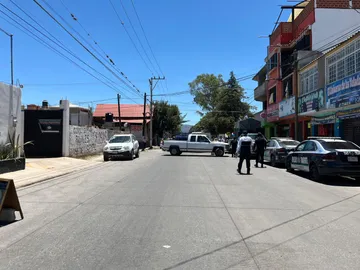 Bloquean calles en Tulancingo para exigir devolución de pertenencias en operativo motociclista