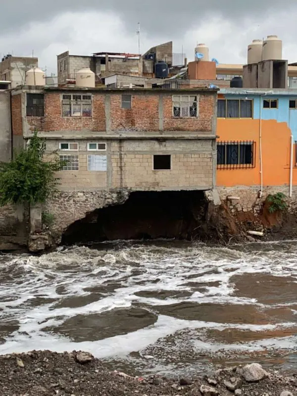 Evacuación en Tula: creciente del río afecta a vecinos