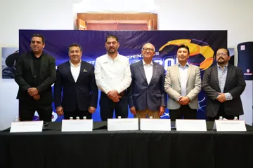 Torneo de dominadas en Real del Monte