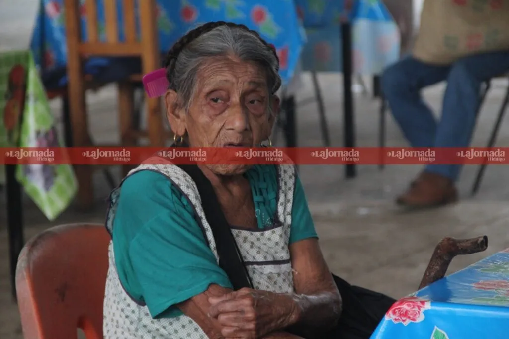 Brigadas médicas del Ejército apoyan a damnificados en Huehuetla