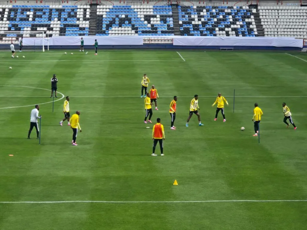Sudáfrica desata la euforia en Pachuca durante entrenamiento abierto en el Estadio Hidalgo