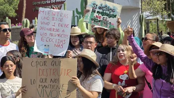 Vecinos y colectivos ambientales marcharon desde el Parque Ecológico Cubitos