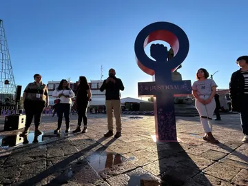 Pachuca: Colocan antimonumenta “Vivas y libres nos queremos”