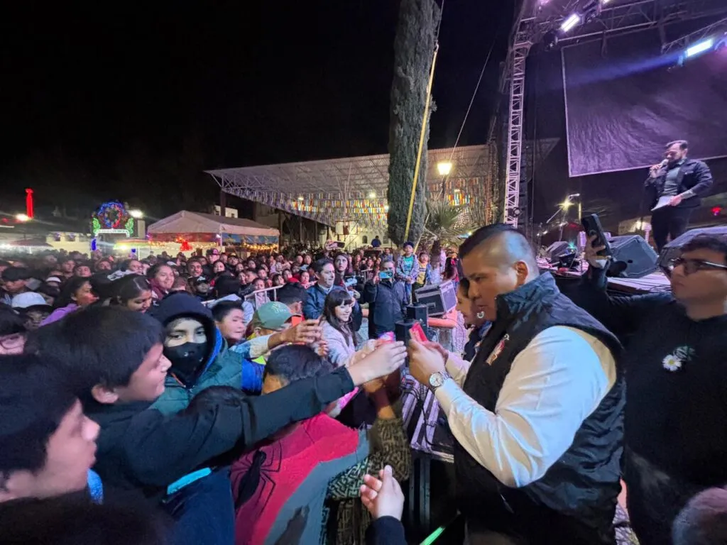 San Agustín Tlaxiaca festeja con baile, cabalgata y rodada motociclista
