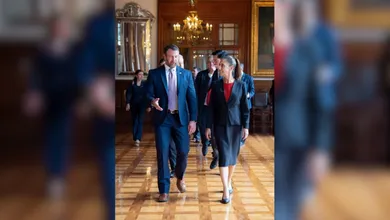 Claudia Sheinbaum junto con el secretario de Seguridad Interior de EU, Markwayne Mullin