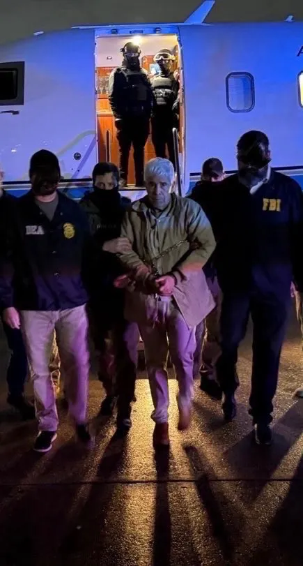 Difunden primera imagen de Caro Quintero tras extradición a EU