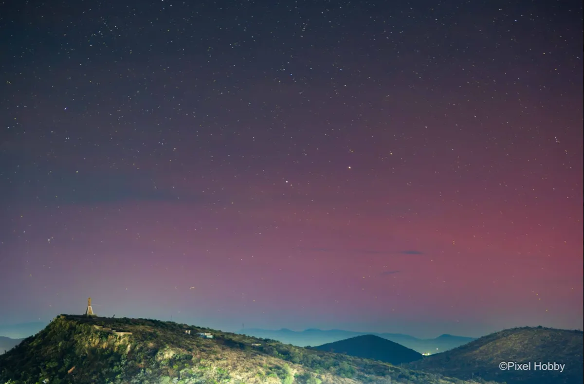 Un espectáculo cósmico llegó al país: así se vieron las auroras boreales en México tras una intensa tormenta solar.