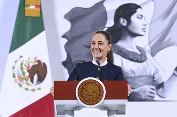 Claudia Sheinbaum presenta apoyo financiero a mujeres indígenas y afromexicanas artesanas