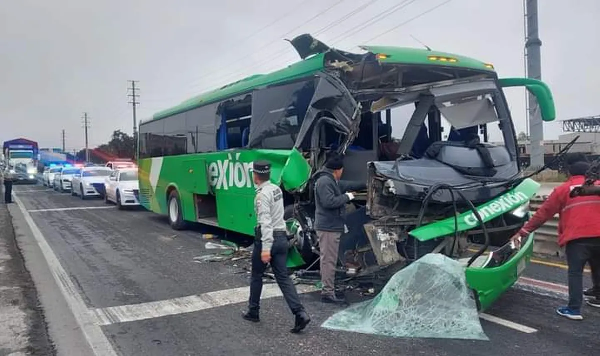 Carretera México-Tuxpan: Accidente en Tulancingo deja 4 lesionados