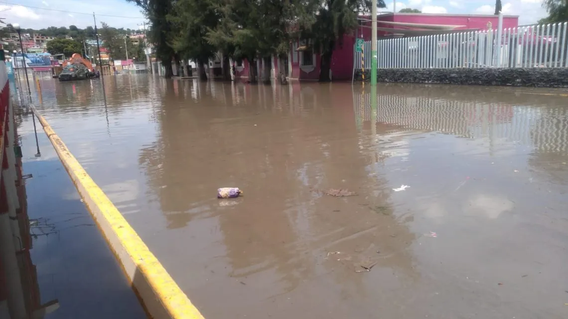 Decenas de familias abandonan Tula ante nueva alerta