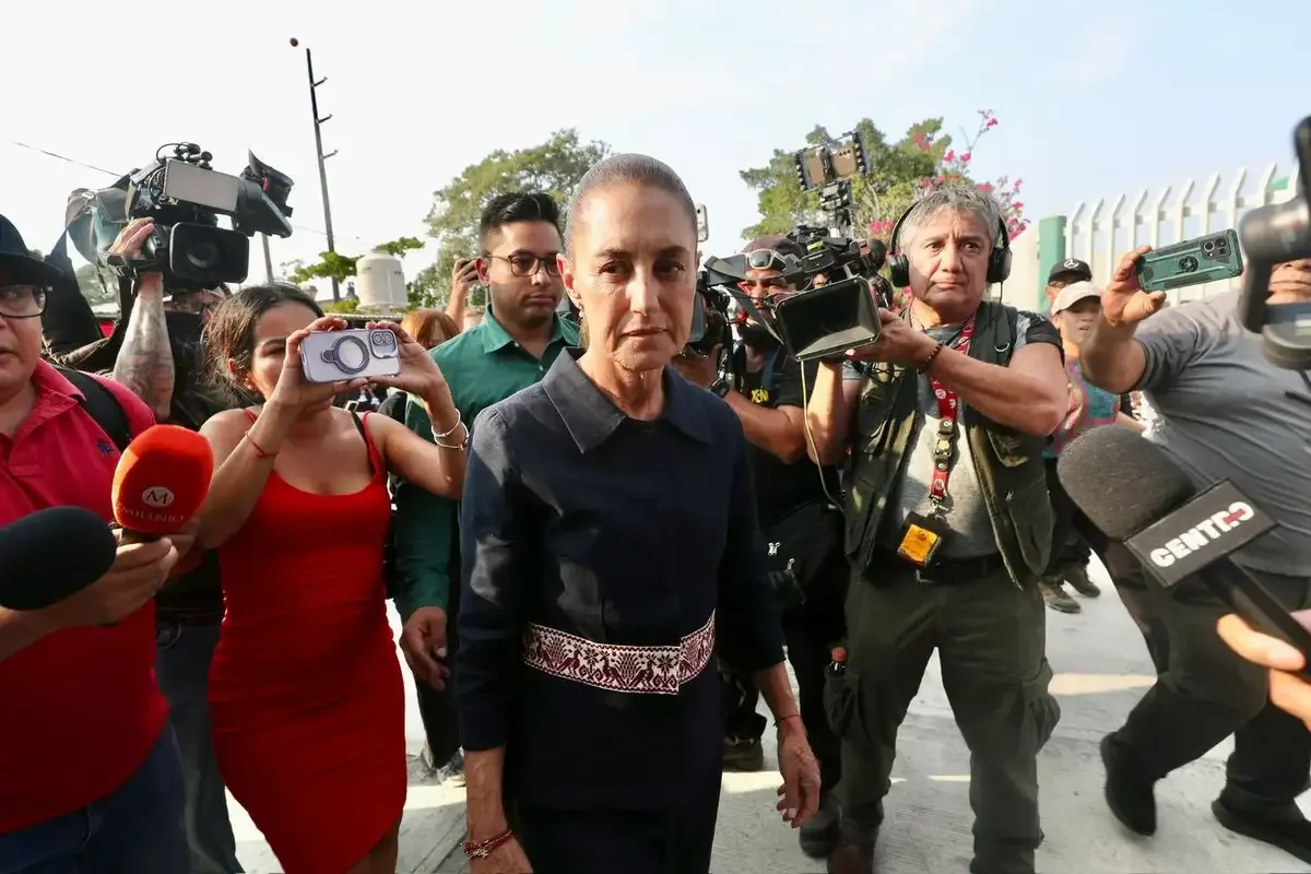 La presidenta Claudia Sheinbaum durante su recorrido por el Hospital General de Zona No. 2 “Francisco J. Mancin Domínguez”, en Salina Cruz, Oaxaca.