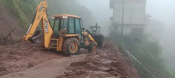 SIPDUS avanza en la reconstrucción de caminos en Hidalgo, con 43 equipos de maquinaria y atención a 97 vías dañadas por lluvias recientes.